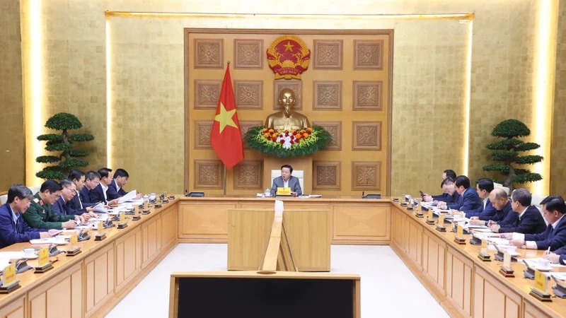 Phó Thủ tướng Trần Hồng Hà chủ trì cuộc họp về việc tháo gỡ khó khăn, vướng mắc đối với các dự án, đất đai