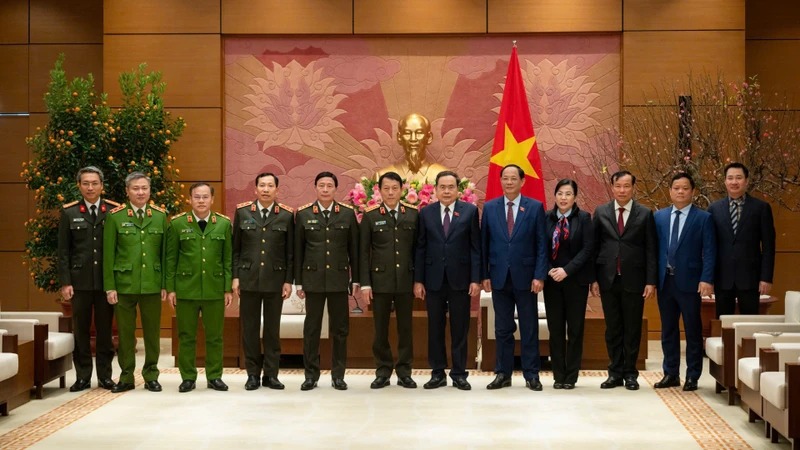 Chủ tịch Quốc hội làm việc với lãnh đạo Bộ Công an và các Ủy ban của Quốc hội