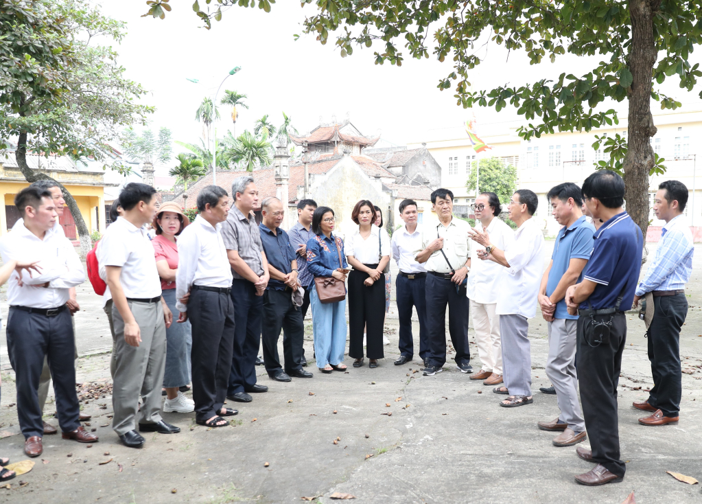 Khảo sát điền dã các điểm di tích lịch sử - văn hóa, địa danh lịch sử