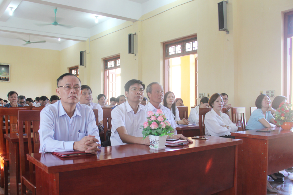 Khai giảng lớp bồi dưỡng chương trình ngạch chuyên viên và tương đương