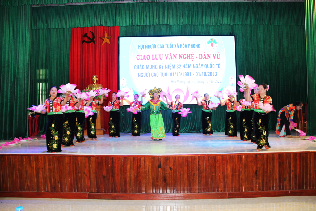 Hội Người cao tuổi xã Hòa Phong: Chăm sóc, phát huy vai trò người cao tuổi