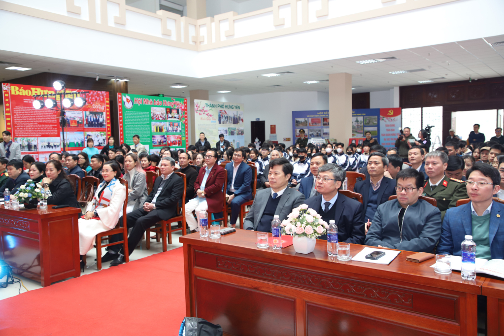 Khai mạc Hội báo Xuân Giáp Thìn tỉnh Hưng Yên năm 2024