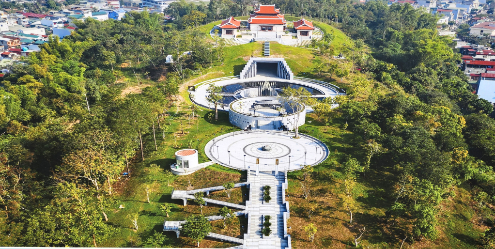 Linh thiêng Đền thờ liệt sĩ tại Chiến trường Điện Biên Phủ