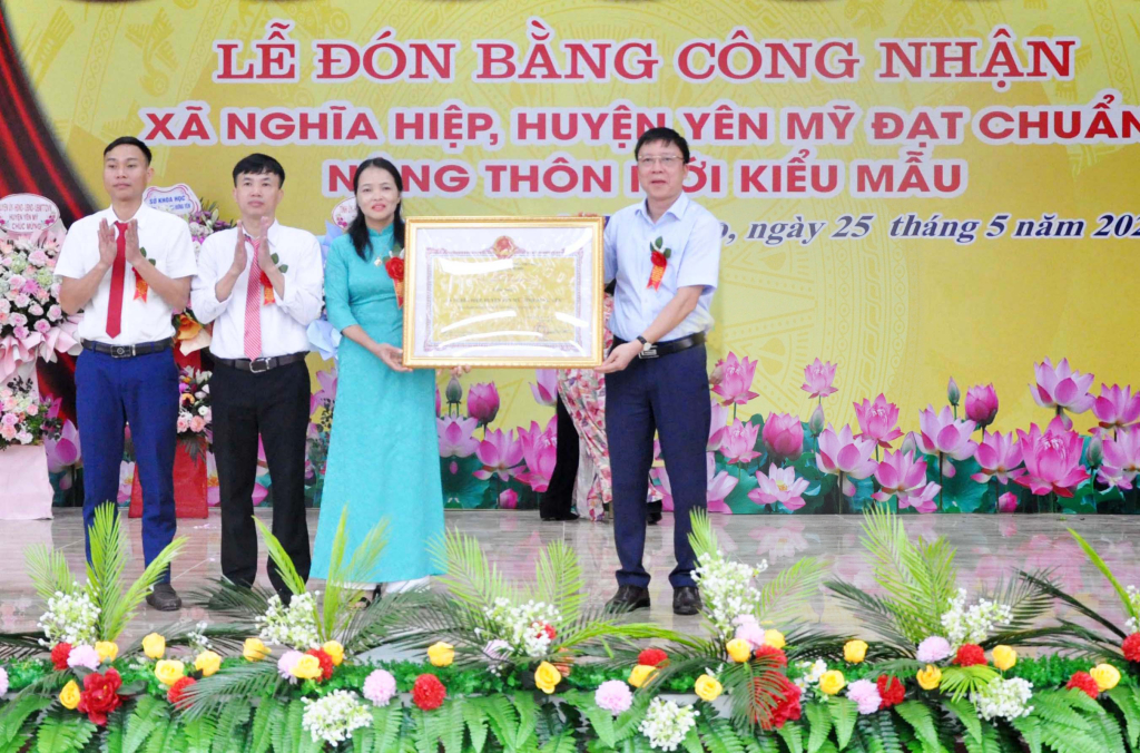 Xã Nghĩa Hiệp đón bằng công nhận đạt chuẩn nông thôn mới kiểu mẫu