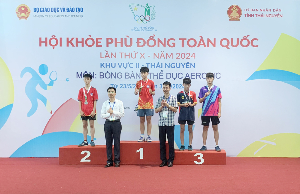 Gặp gỡ học sinh giành Huy chương Vàng môn bóng bàn tại Hội khỏe Phù Đổng khu vực II