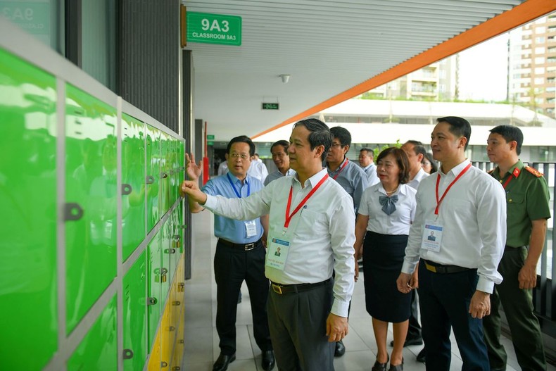 Thí sinh cả nước tới các điểm thi, sẵn sàng cho kỳ thi tốt nghiệp trung học phổ thông