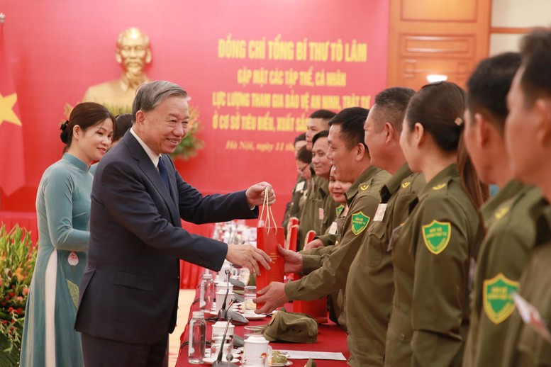 Tổng Bí thư Tô Lâm gặp mặt các tập thể, cá nhân tham gia bảo vệ an ninh, trật tự ở cơ sở tiêu biểu, xuất sắc