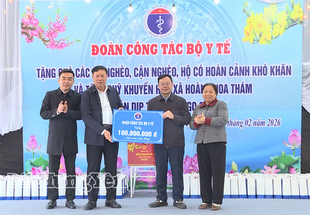 Đoàn công tác của Bộ Y tế thăm, tặng quà Tết và kiểm tra công tác y tế tại tỉnh Hưng Yên