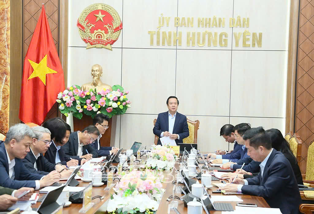 UBND tỉnh đánh giá tình hình phát triển kinh tế - xã hội 11 tháng, xem xét một số nội dung quan trọng