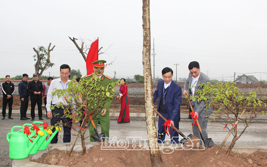 Xã Triệu Việt Vương phát động Tết trồng cây Xuân Bính Ngọ 2026 và khai mạc triển lãm sinh vật cảnh