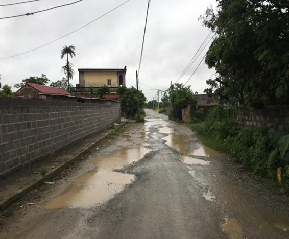 Con đường “đau khổ” ở xã Trung Dũng