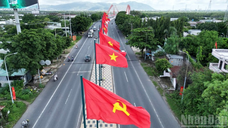 Thể hiện ý thức trách nhiệm, niềm tin và nguyện vọng đối với sự phát triển của đất nước