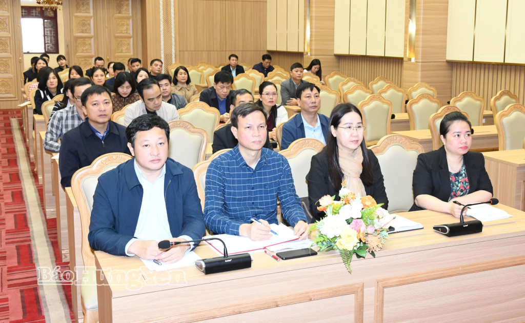 Bồi dưỡng, cập nhật kiến thức, kỹ năng công tác xây dựng Đảng đối với cấp ủy cấp xã