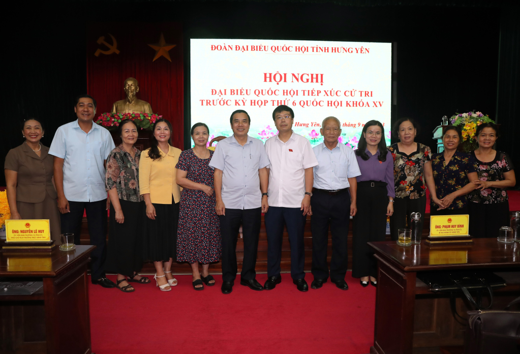 Đoàn đại biểu Quốc hội tỉnh tiếp xúc cử tri huyện Phù Cừ và thành phố Hưng Yên