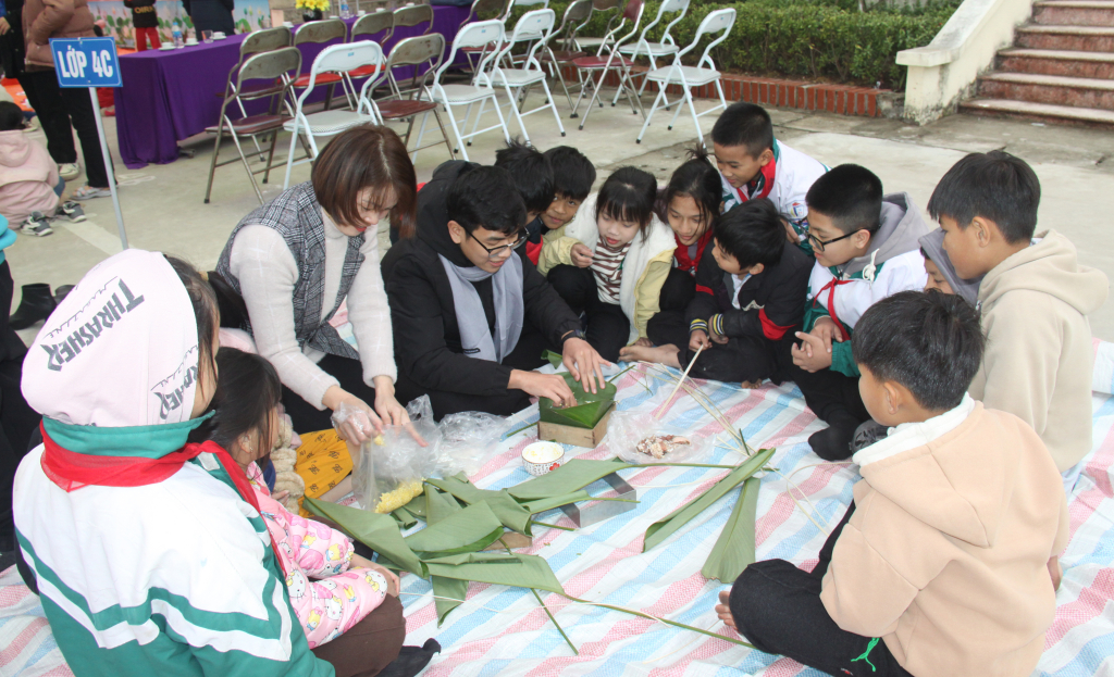 Sôi nổi chương trình “Xuân yêu thương”