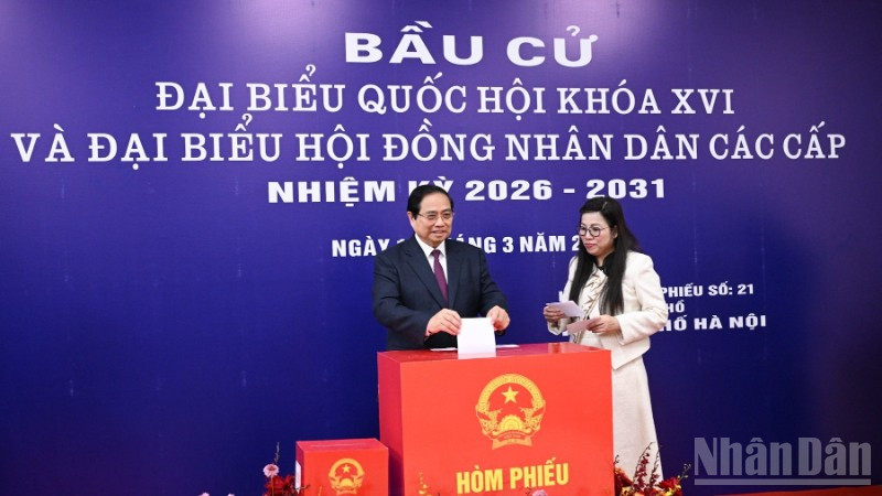 Thủ tướng Phạm Minh Chính bỏ phiếu, thực hiện quyền công dân