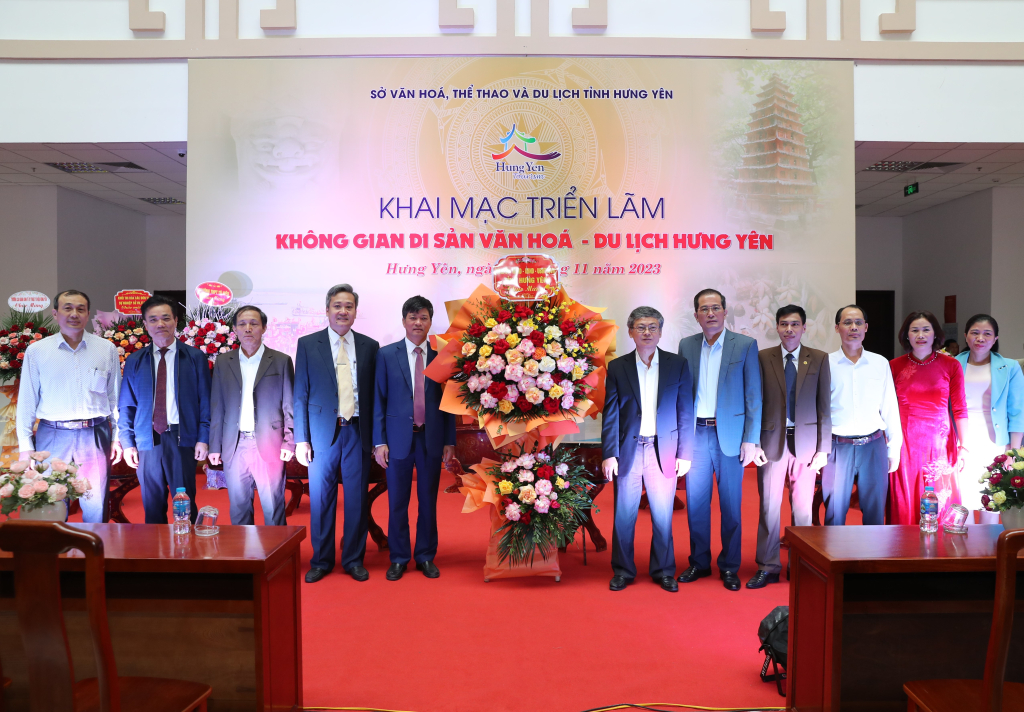 Khai mạc triển lãm “Không gian Di sản văn hóa – Du lịch Hưng Yên”