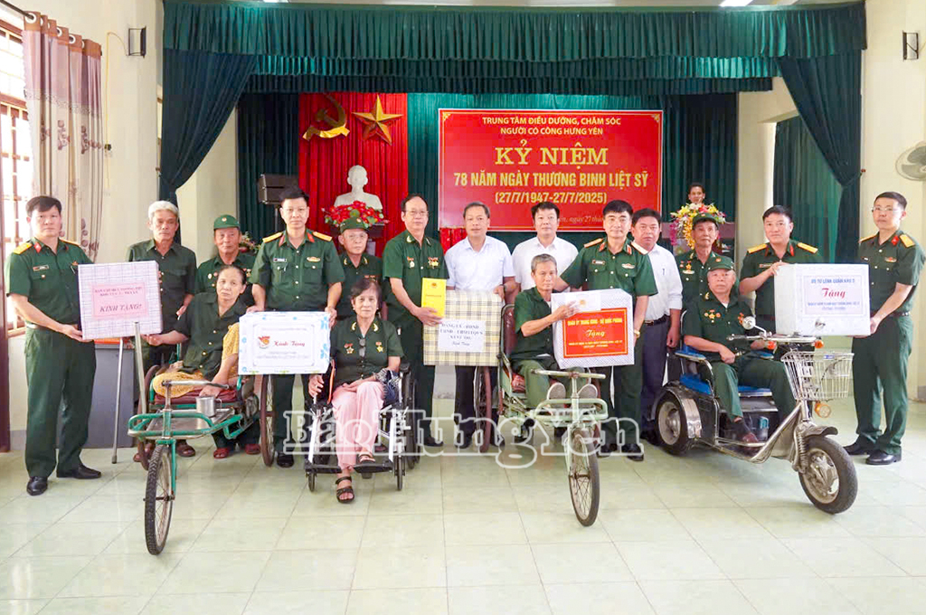 Thăm và tặng quà thương, bệnh binh tại Trung tâm Điều dưỡng, chăm sóc người có công