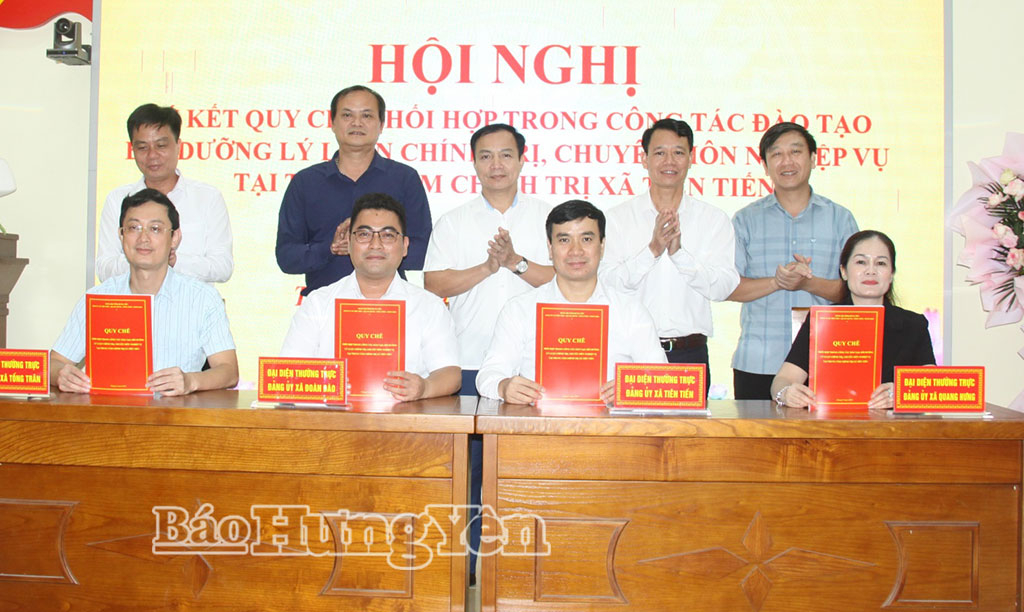 Ký kết quy chế phối hợp đào tạo, bồi dưỡng lý luận chính trị, chuyên môn