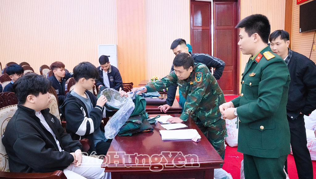 Thanh niên xã Yên Mỹ háo hức ngày hội tòng quân