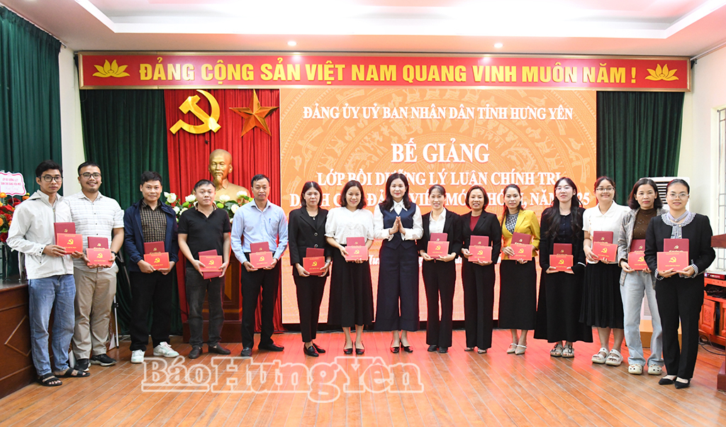 Đảng ủy UBND tỉnh: Bồi dưỡng lý luận chính trị cho 67 đảng viên mới 