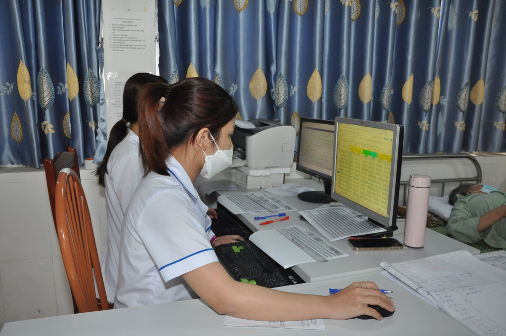 Hiệu quả ứng dụng công nghệ thông tin, chuyển đổi số thủ tục khám, chữa bệnh BHYT