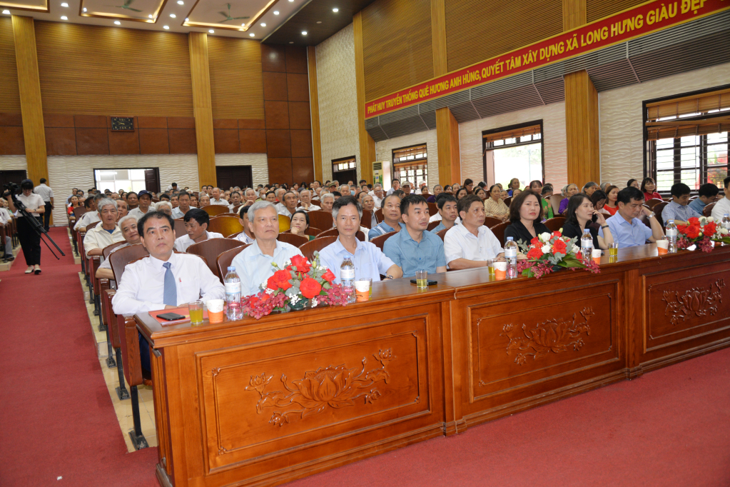 Kỷ niệm 75 năm ngày thành lập Đảng bộ xã Long Hưng