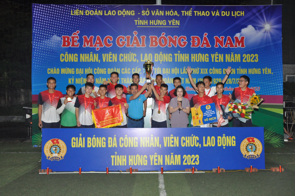 Bế mạc Giải bóng đá nam công nhân, viên chức, lao động tỉnh