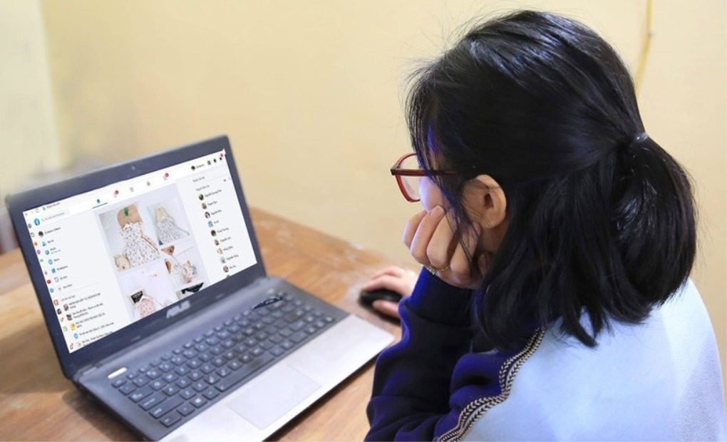 Hiểm họa từ sách, truyện bẩn online