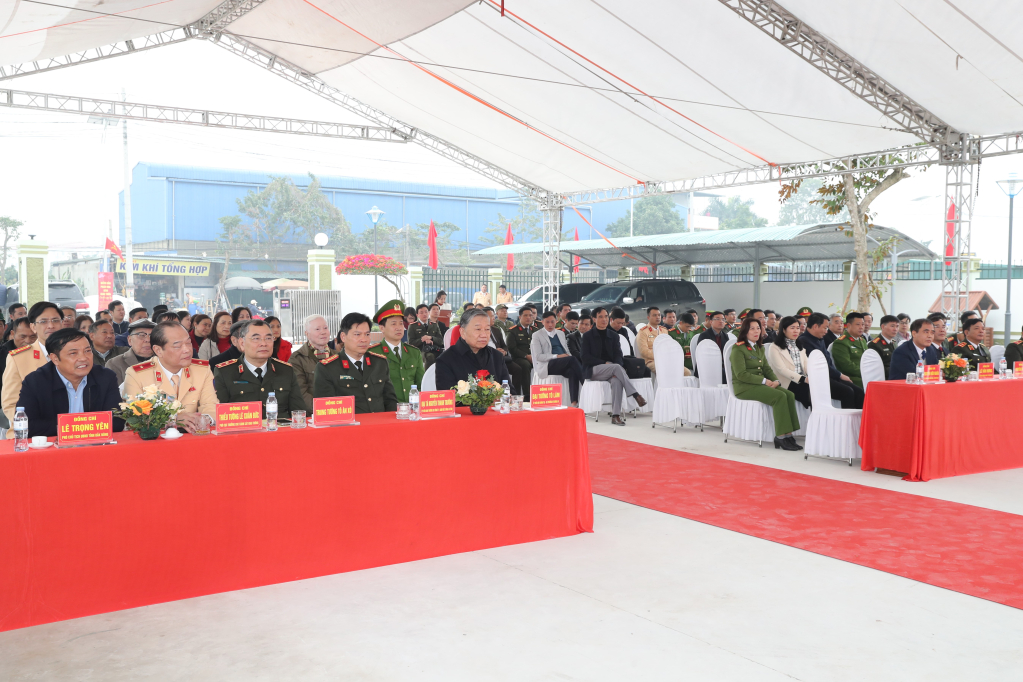 Đại tướng Tô Lâm, Ủy viên Bộ Chính trị, Bộ trưởng Bộ Công an dự lễ khánh thành trụ sở làm việc Công an xã Nghĩa Trụ