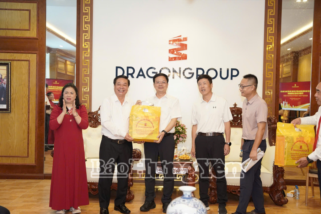 Đoàn đại biểu thành phố Hồ Châu, tỉnh Chiết Giang, Trung Quốc thăm và làm việc tại tỉnh Hưng Yên