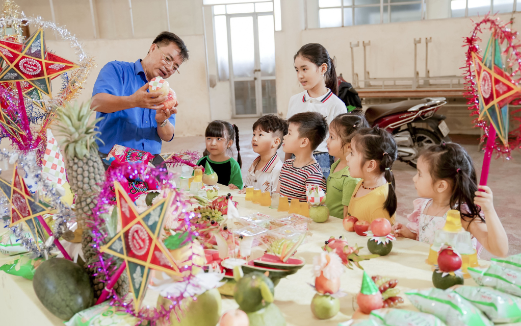 “Lồng đèn thắp sáng ước mơ”