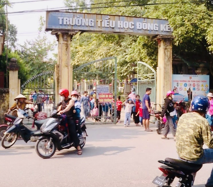 Lạm thu trong trường học