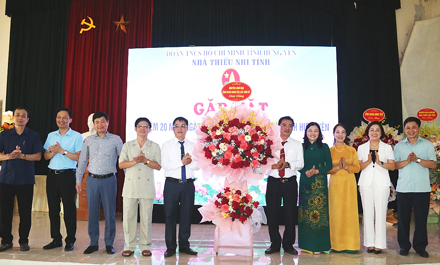 Gặp mặt kỷ niệm 20 năm thành lập Nhà Thiếu nhi tỉnh