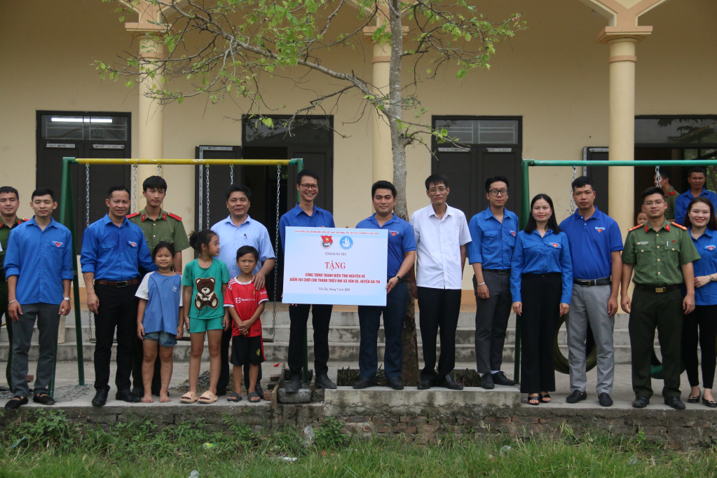 Gần 400 ngày công tình nguyện trong đợt cao điểm Chiến dịch “Mùa hè xanh” năm 2023