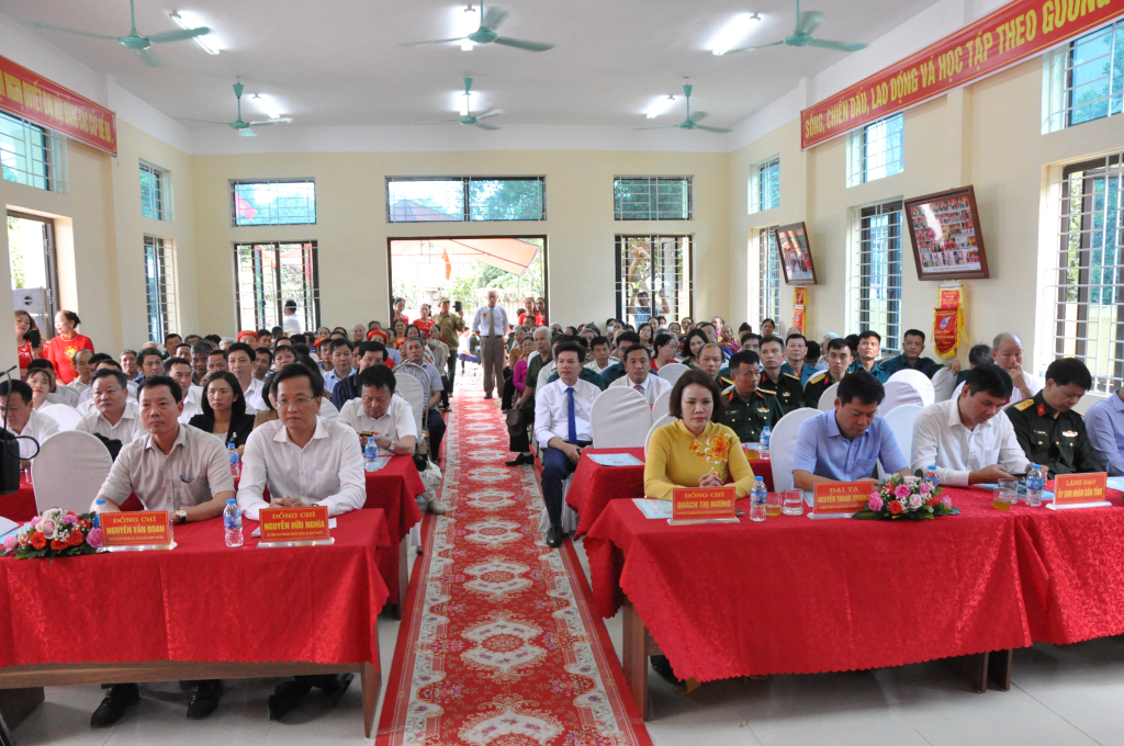 Đồng chí Bí thư Tỉnh ủy Nguyễn Hữu Nghĩa dự Ngày hội Đại đoàn kết toàn dân - Ngày hội văn hóa quân dân Khu dân cư Nguyễn Xá