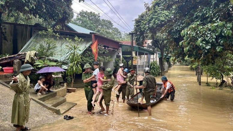Huy động mọi lực lượng, phương tiện ứng phó với nguy cơ triều cường, ngập lụt, lũ quét, sạt lở đất sau bão số 10