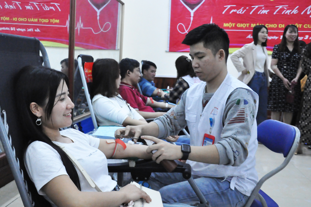 Ân Thi: Ngày hội hiến máu tình nguyện “Một giọt cho đi – Một cuộc đời ở lại”