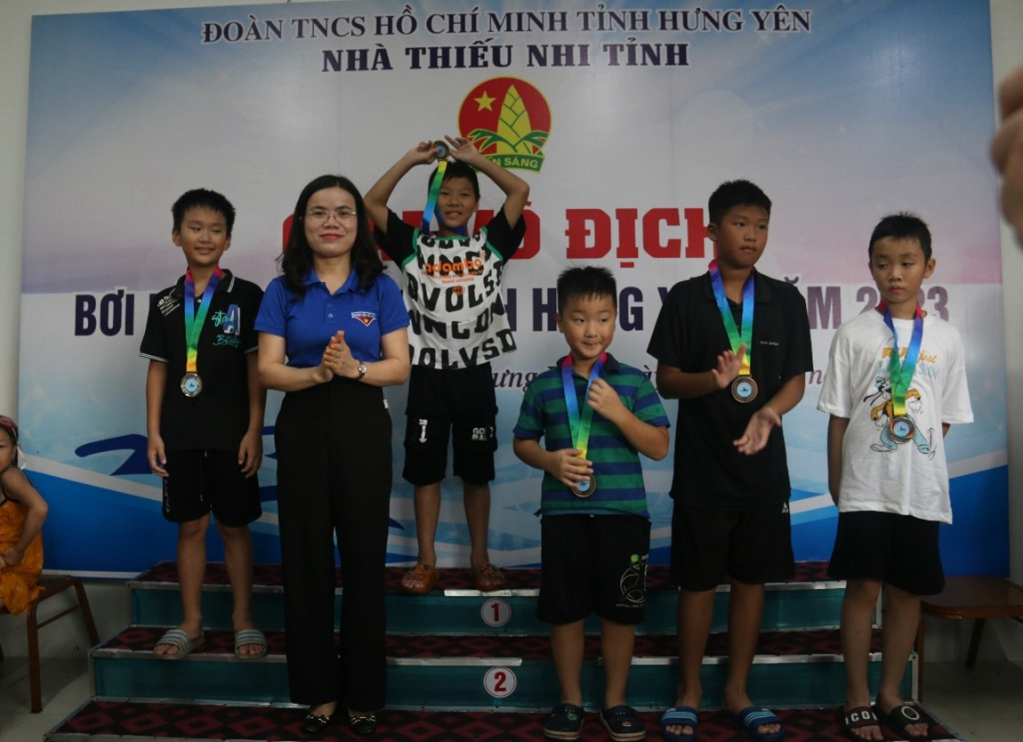 Giải vô địch bơi lội thiếu nhi năm 2023