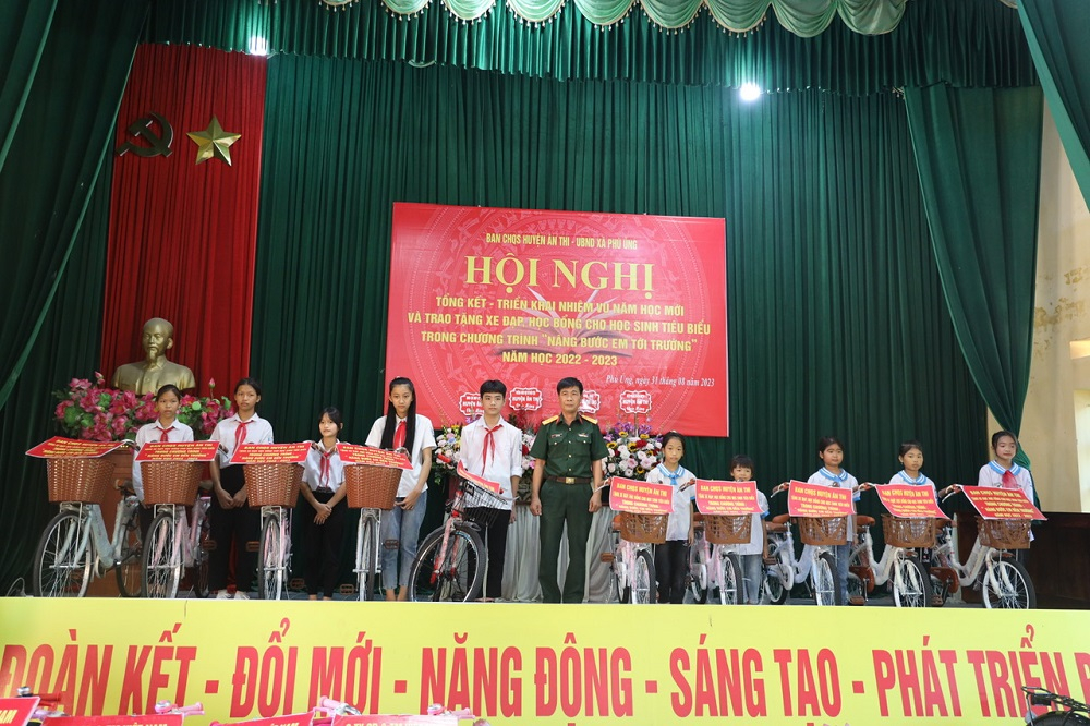 LLVT tỉnh với phong trào “Nâng bước em tới trường