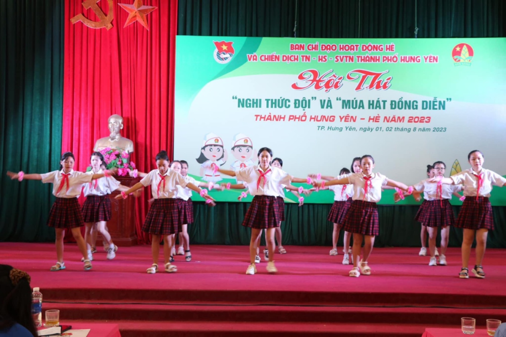 Sôi nổi hội trại thanh, thiếu nhi