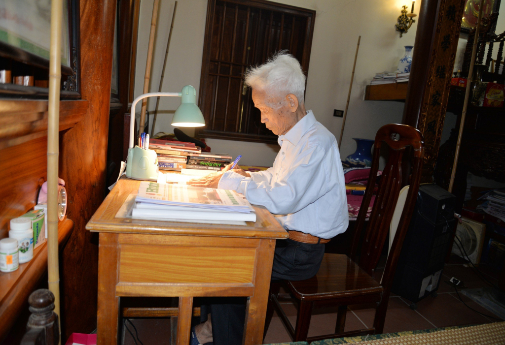 Đảng viên tuổi cao nêu gương sáng