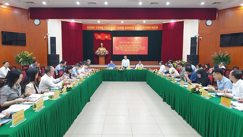 Tiếp tục quán triệt sâu sắc quan điểm, đường lối của Đảng về văn hóa, văn học, nghệ thuật