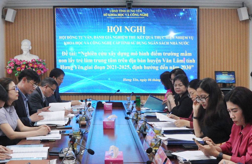 Nghiệm thu đề tài về xây dựng mô hình điểm trường mầm non lấy trẻ làm trung tâm