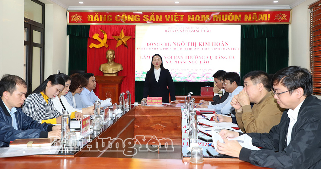 Đồng chí Phó Chủ tịch Thường trực Ủy ban MTTQ Việt Nam tỉnh Ngô Thị Kim Hoàn làm việc với Ban Thường vụ Đảng ủy xã Phạm Ngũ Lão