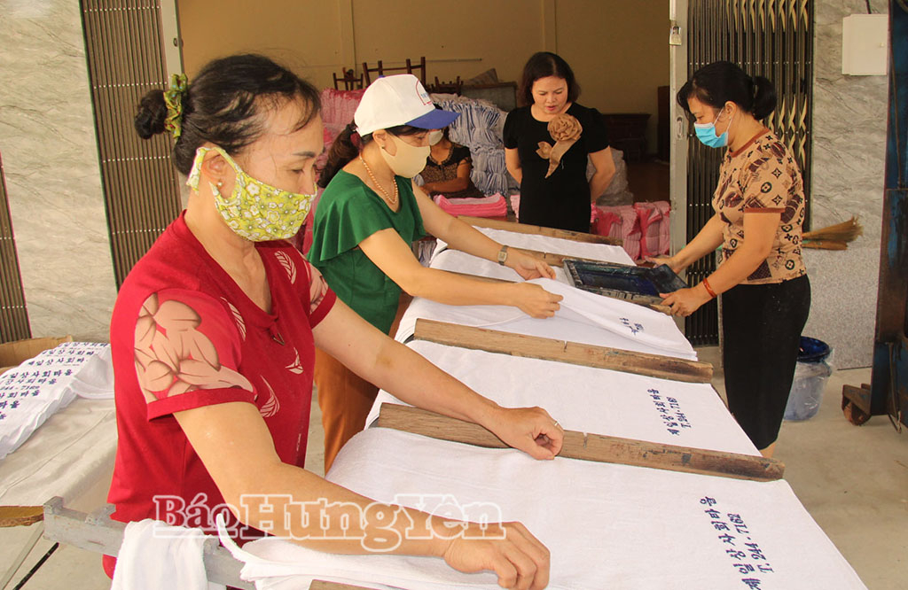 Giải quyết việc làm cho phụ nữ nông thôn