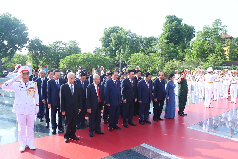Lãnh đạo Đảng, Nhà nước tưởng niệm các Anh hùng liệt sỹ