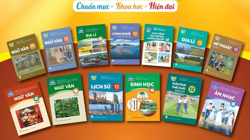 Tiếp tục tổ chức thẩm định sách giáo khoa THCS và THPT