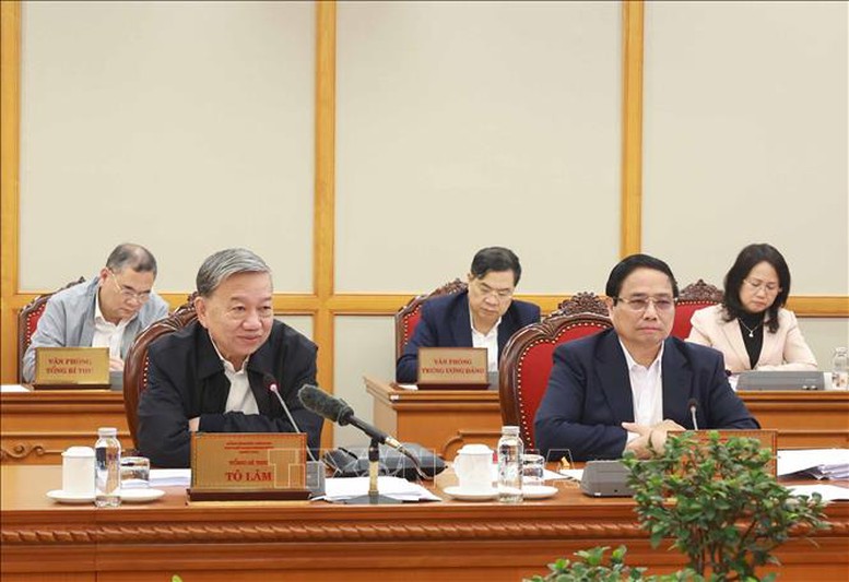 Phát triển khoa học, công nghệ, đổi mới sáng tạo và chuyển đổi số là lựa chọn bắt buộc