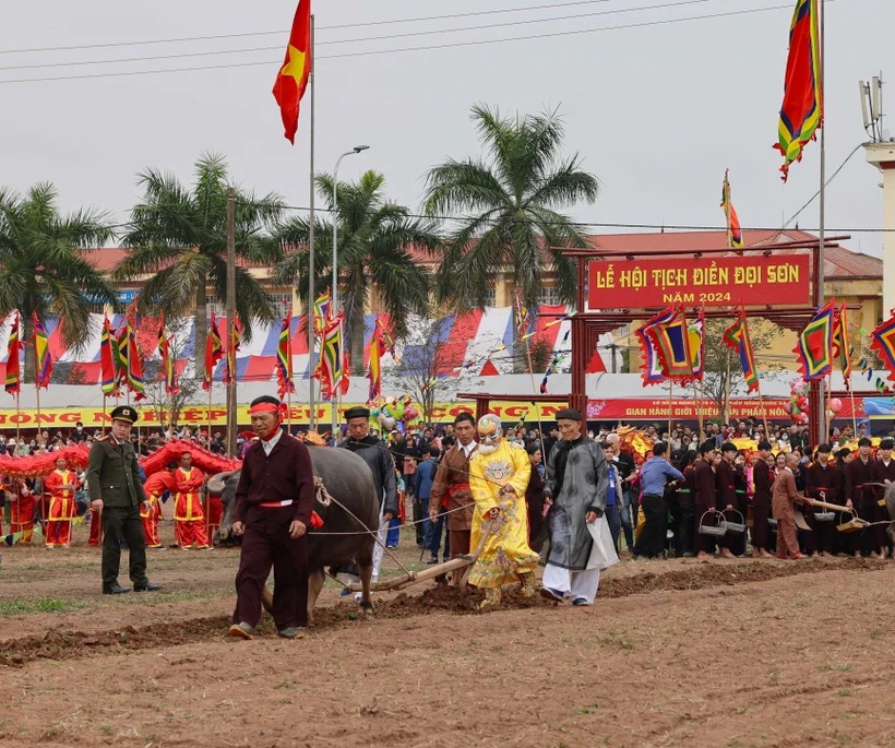 Bài 1: Xây dựng nền văn hóa Việt Nam tiên tiến, đậm đà bản sắc dân tộc